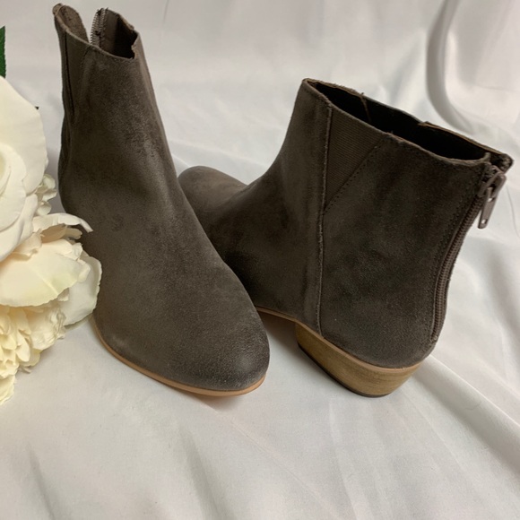 👢Booties👢 - Picture 3 of 4